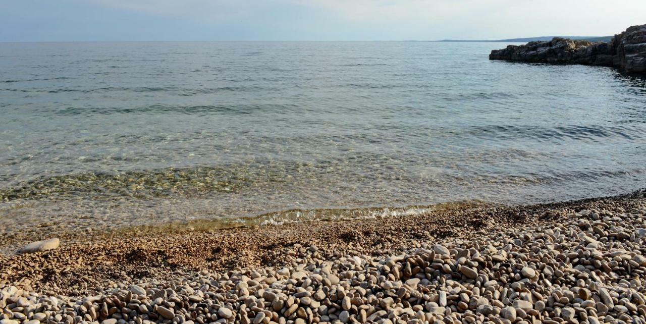 Apartment Stefania On The Beach Koromačno Extérieur photo
