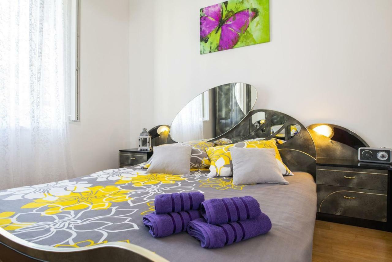 Apartment Stefania On The Beach Koromačno Extérieur photo